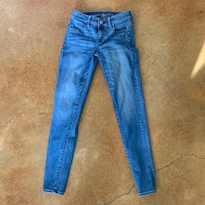 Women’s American eagle jeans skinny fit.